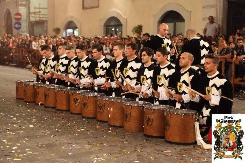 1969249_235942009924703_1009034509_n