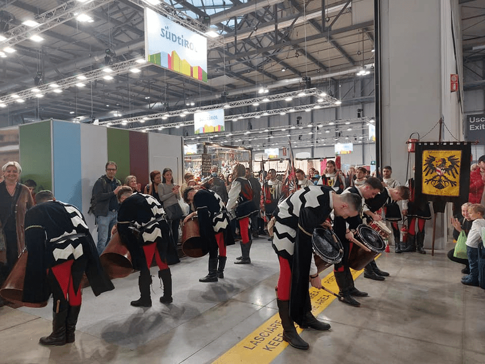 318300441_232000229157844_2592284249316822512_n